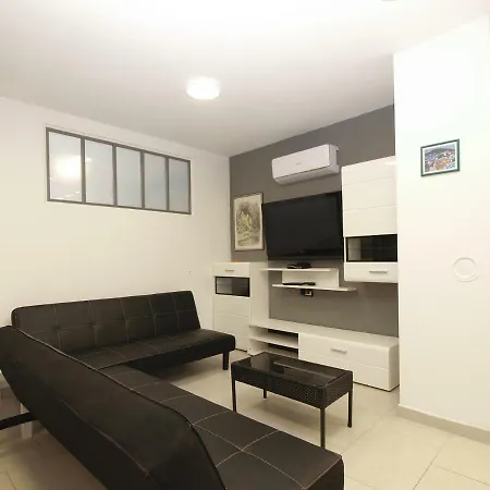 House Puntizela With Big Pool 32M2 - 747 펜션