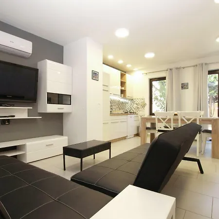 House Puntizela With Big Pool 32M2 - 747 펜션 풀라