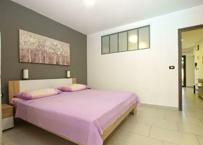 펜션 House Puntizela With Big Pool 32M2 - 747