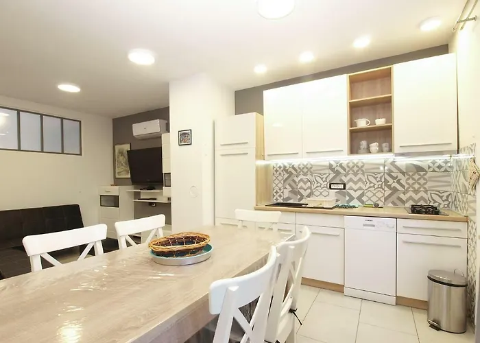 펜션 House Puntizela With Big Pool 32M2 - 747