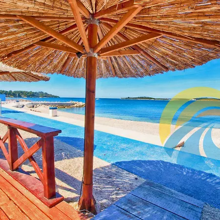 House Puntizela With Pool 747 *