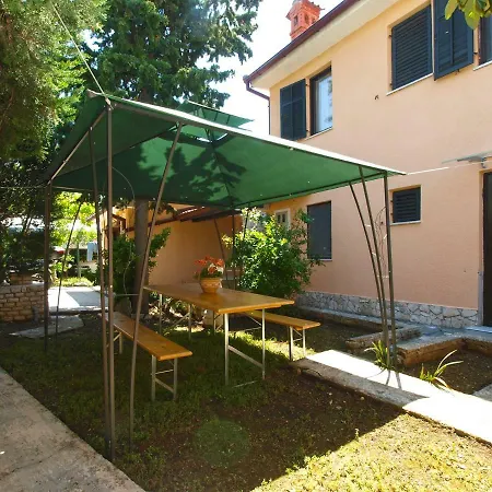 Dom wakacyjny House Puntizela With Pool 747 Pula