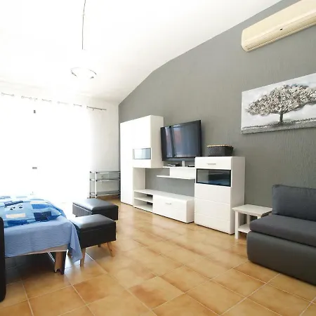 House Puntizela With Pool 747 * Pula