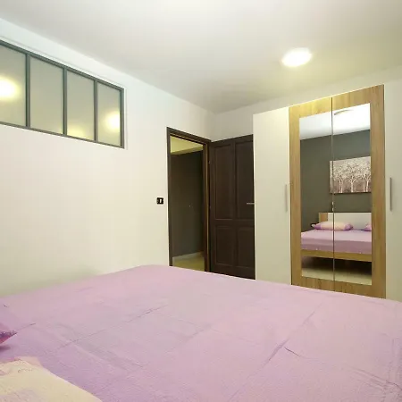 House Puntizela 850M From The Beach - 747 펜션 풀라