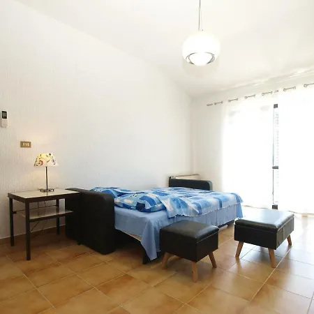 펜션 House Puntizela 850M From The Beach - 747 *