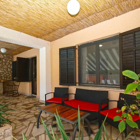 House Puntizela 850M From The Beach - 747 펜션 풀라