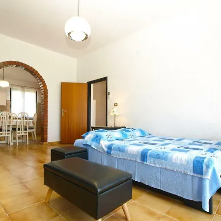 House Puntizela With Pool 747 Pula