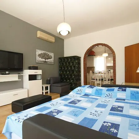 House Puntizela With Pool 747 *