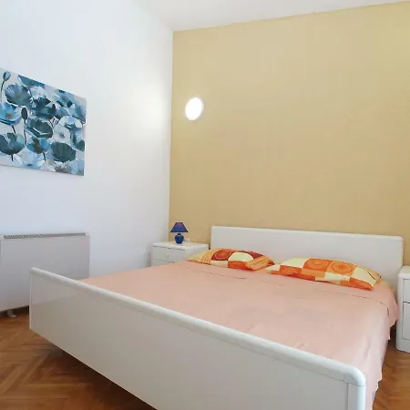 Holiday home House Puntizela 747 *