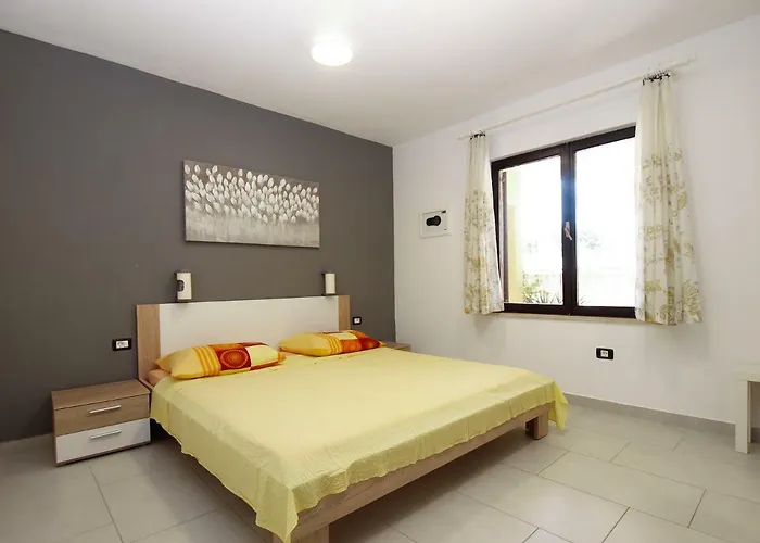 House Puntizela With Big Pool 32M2 - 747 Semesterbostad Pula