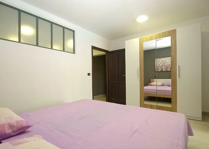 House Puntizela With Big Pool 32M2 - 747 別荘 プーラ