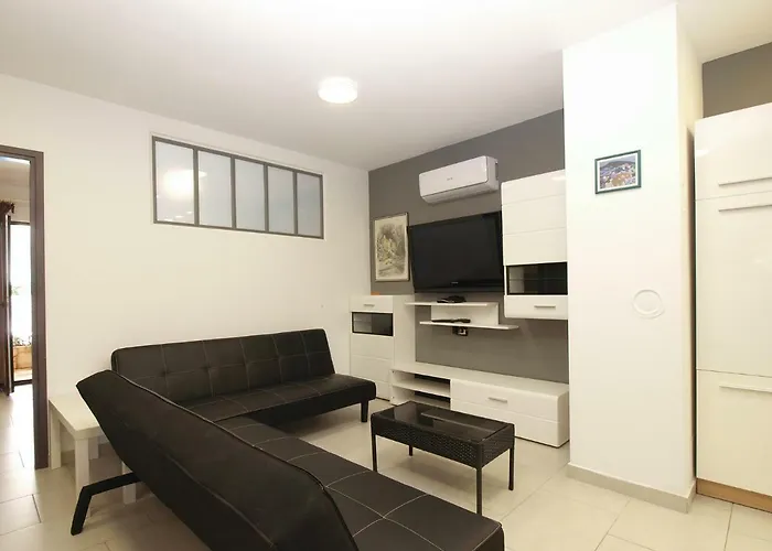 House Puntizela With Pool 747 度假居